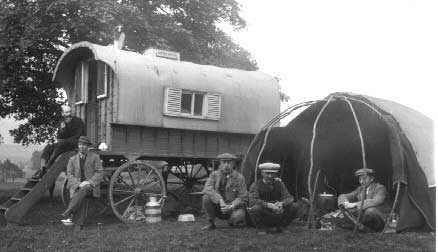 Wagon - carro que muitos ciganos adotam a partir de meados do séc. XIX Do acervo da Universidades de Liverpool http://sca.lib.liv.ac.uk/collections/gypsy/wagons.htm